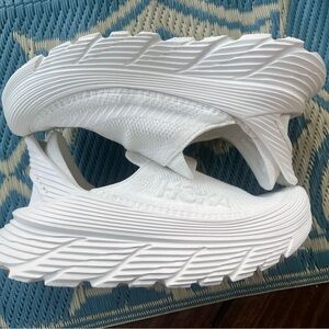 Hoka One One White U Recovery TC NEW WITHOUT TAGS never worn Womens 8
